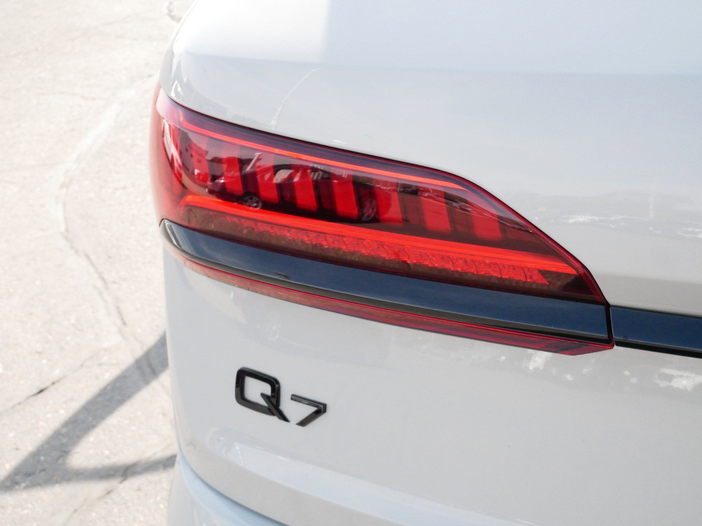 Used 2022 Audi Q7 Premium Plus image 17