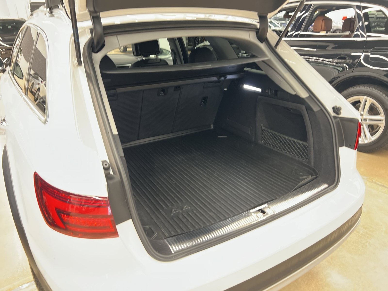 Used 2018 Audi A4 2.0T allroad Premium w/ Convenience Package AWD/4WD image 21