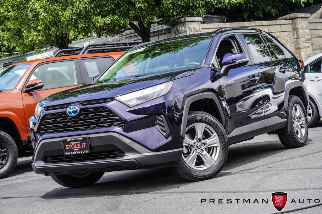 Used 2022 Toyota RAV4 XLE w/ Convenience Package AWD/4WD image 17