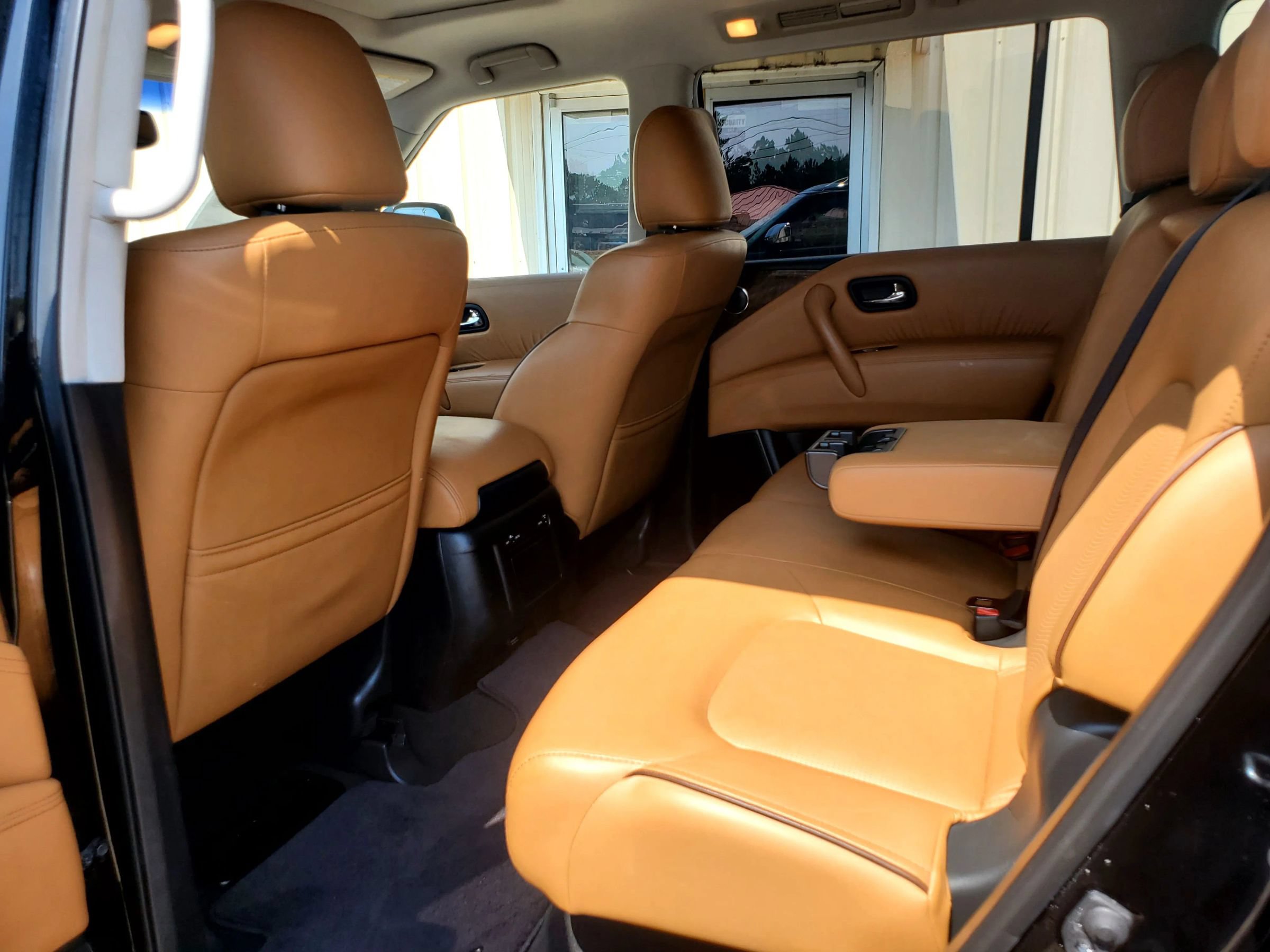 Used 2016 INFINITI QX80 4WD w/ Signature Edition Package image 31