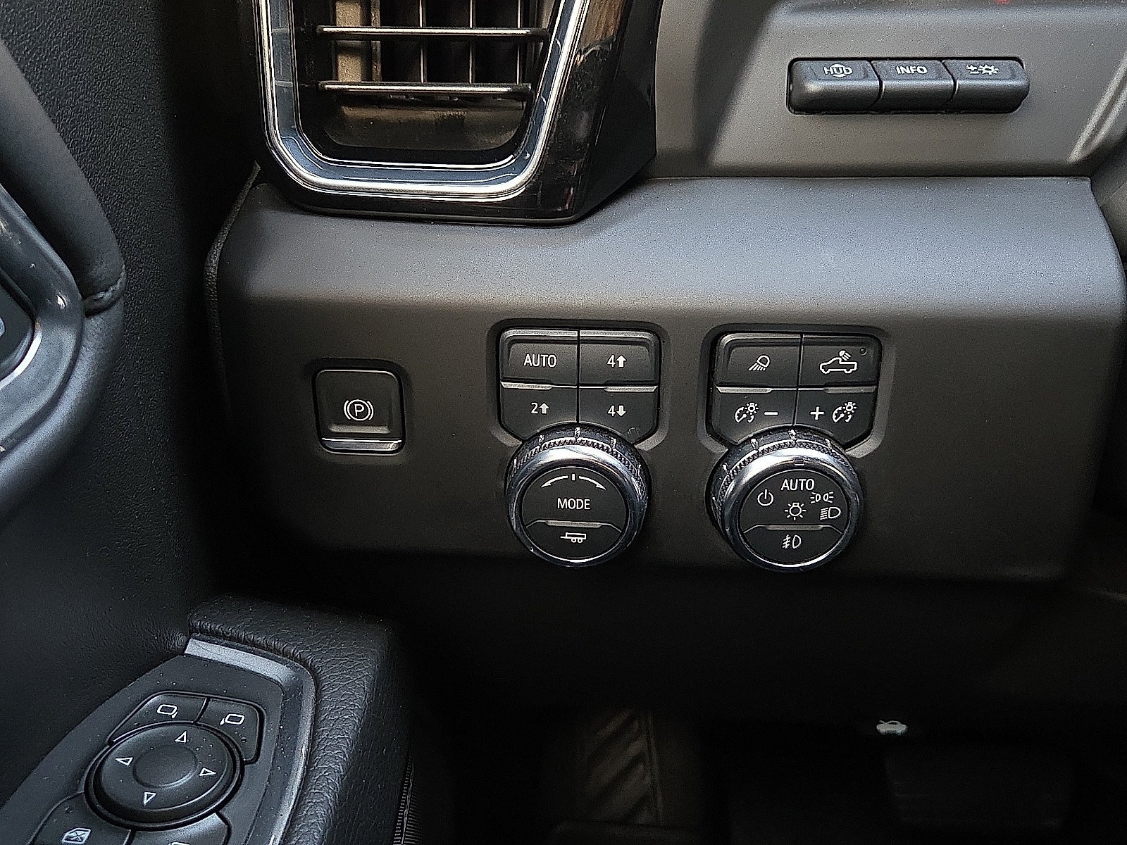 Used 2022 GMC Sierra 1500 Denali w/ Denali Reserve Package AWD/4WD image 22