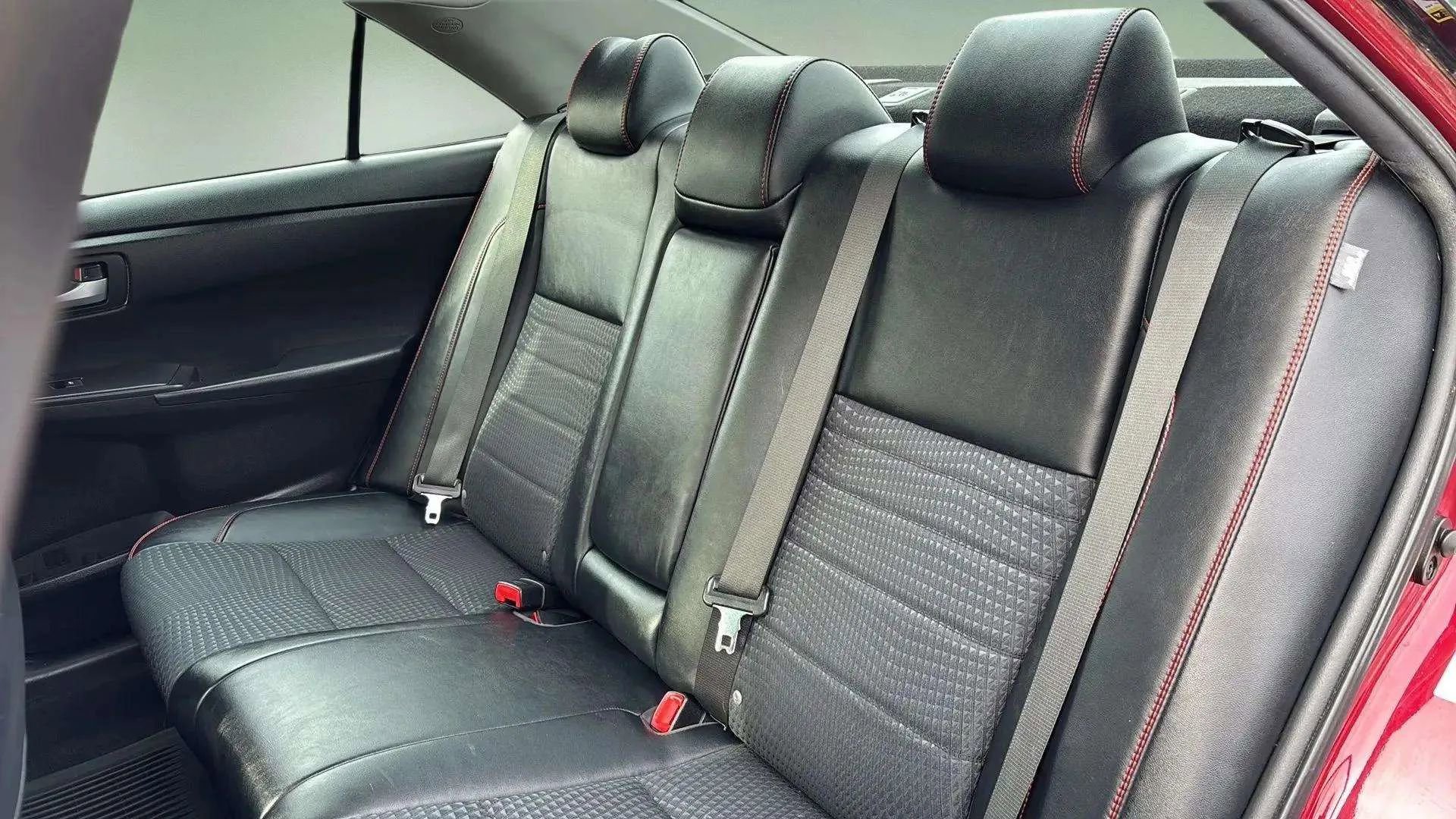 Used 2015 Toyota Camry SE image 15