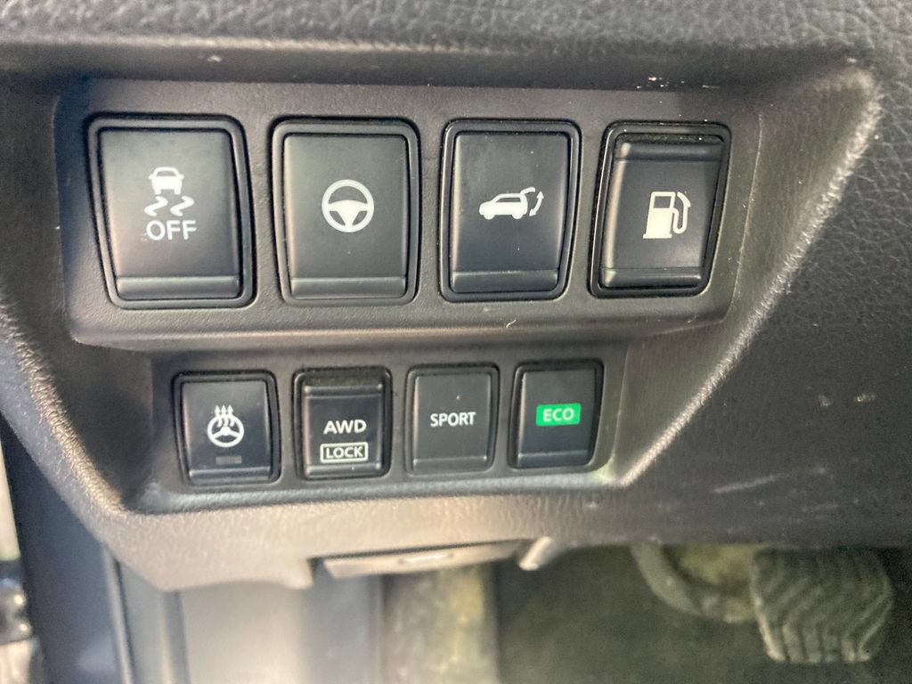Used 2019 Nissan Rogue SV w/ Sun & Sound Touring Package AWD/4WD image 45