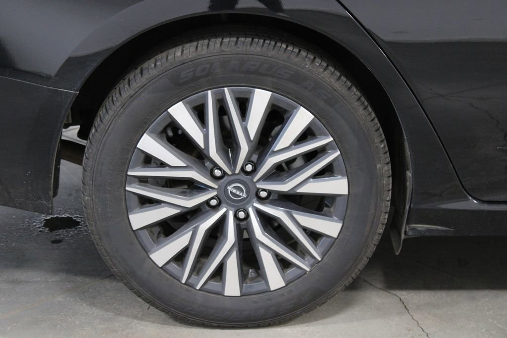 Used 2025 Nissan Altima 2.5 SV image 12
