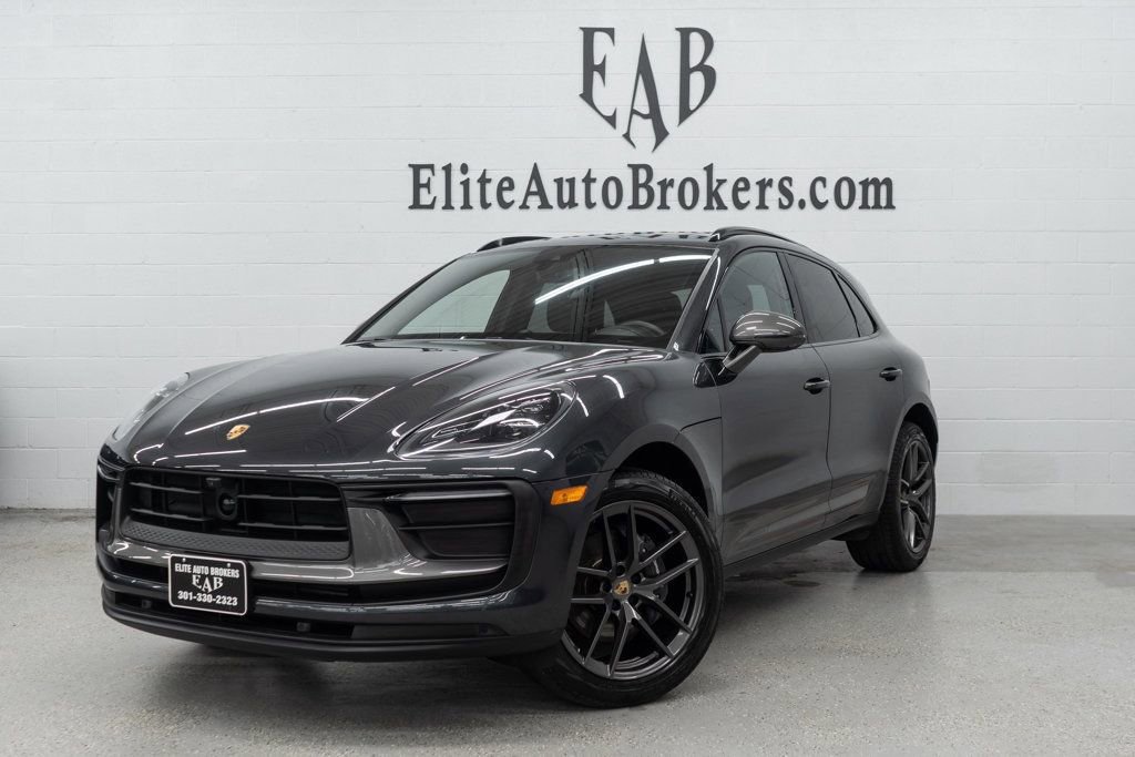 Used 2023 Porsche Macan Turbo image 1