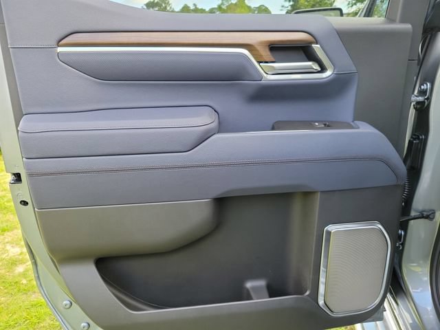 New 2026 Chevrolet Silverado 1500 High Country w/ Technology Package AWD/4WD image 11