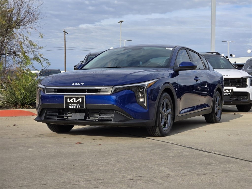 New 2025 Kia K4 LXS image 2