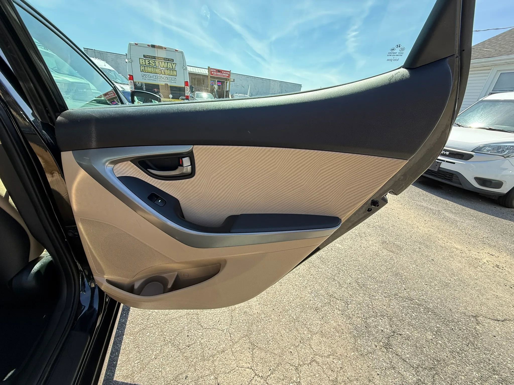 Used 2013 Hyundai Elantra GLS w/ Preferred Pkg FWD image 19
