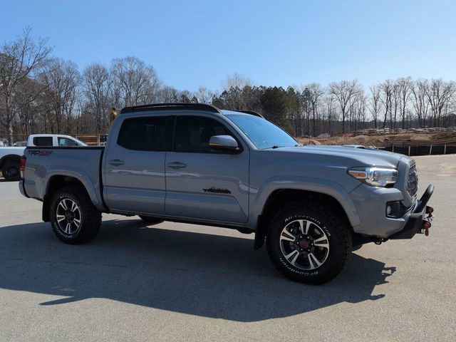 Used 2019 Toyota Tacoma TRD Sport image 2