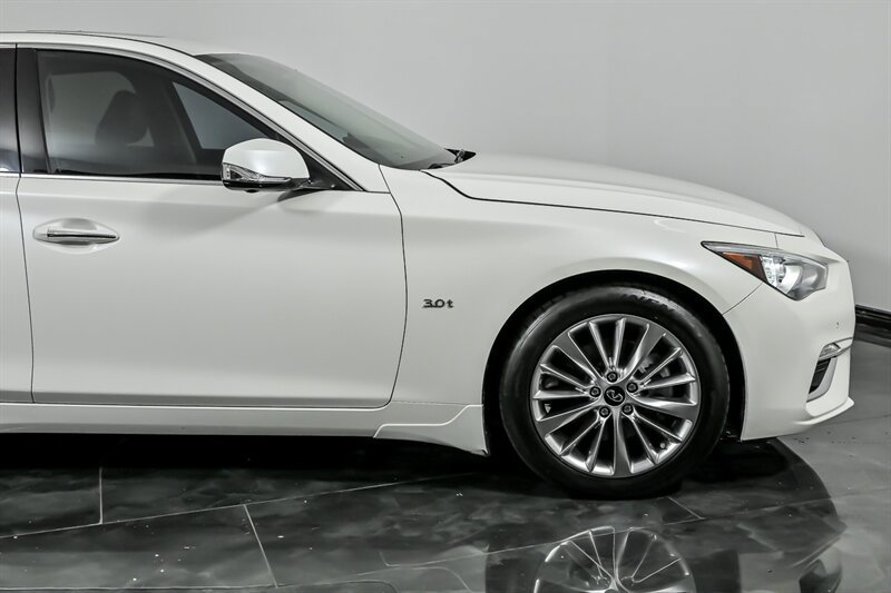 Used 2020 INFINITI Q50 Luxe w/ Essential Package (3.0T Luxe) AWD/4WD image 12