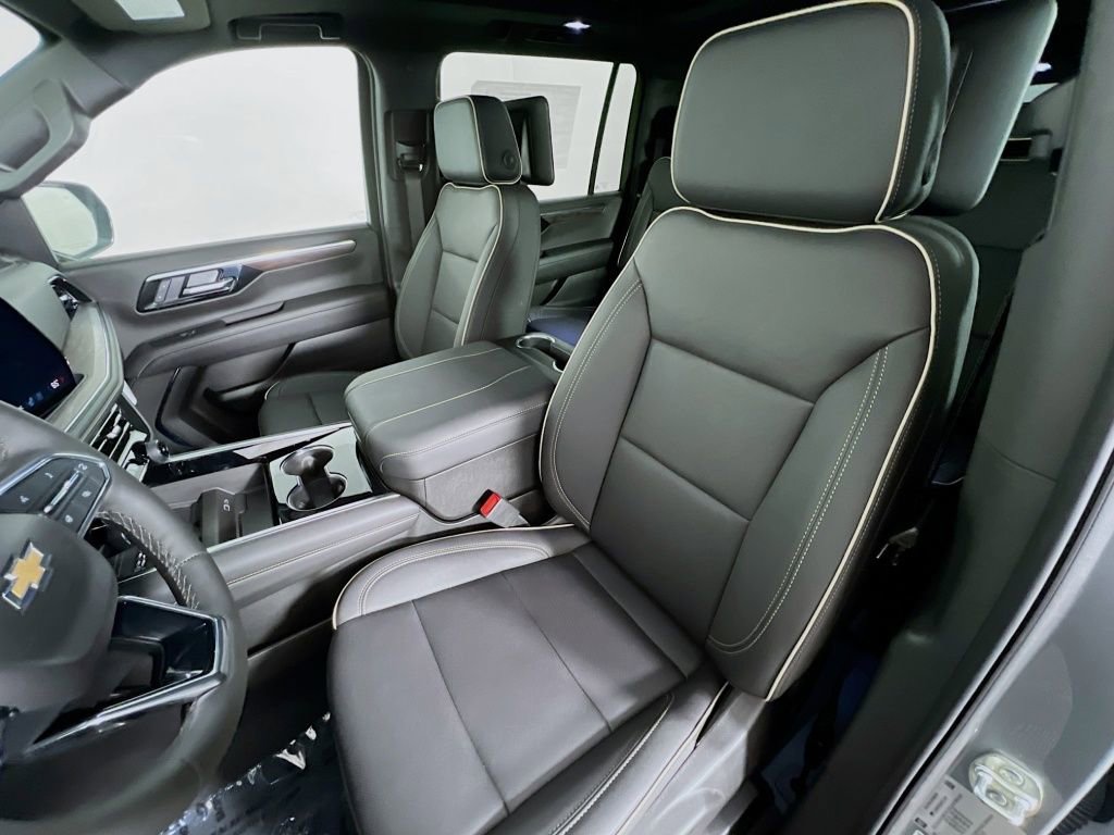 New 2025 Chevrolet Suburban Premier image 22