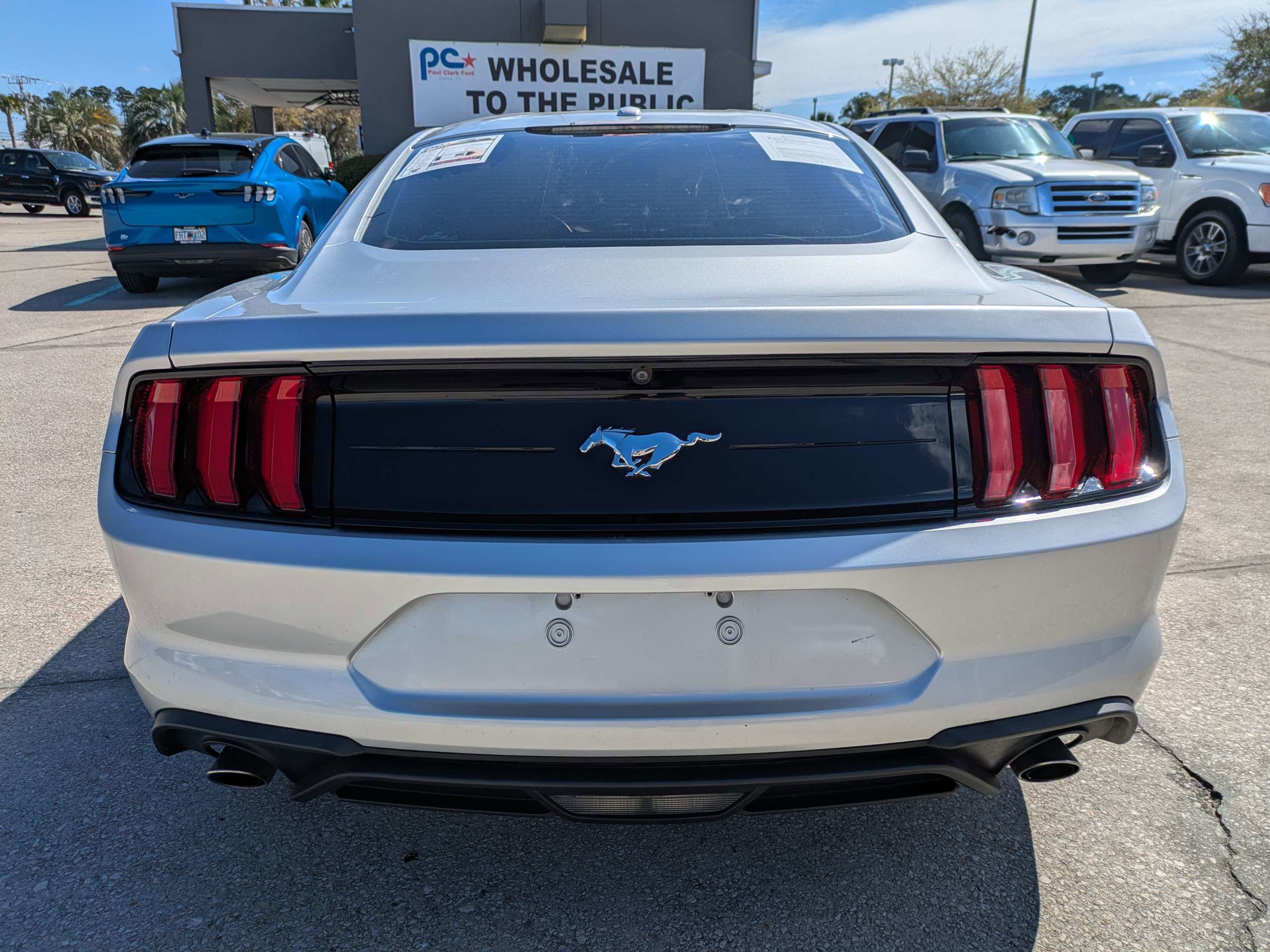Used 2019 Ford Mustang EcoBoost image 5