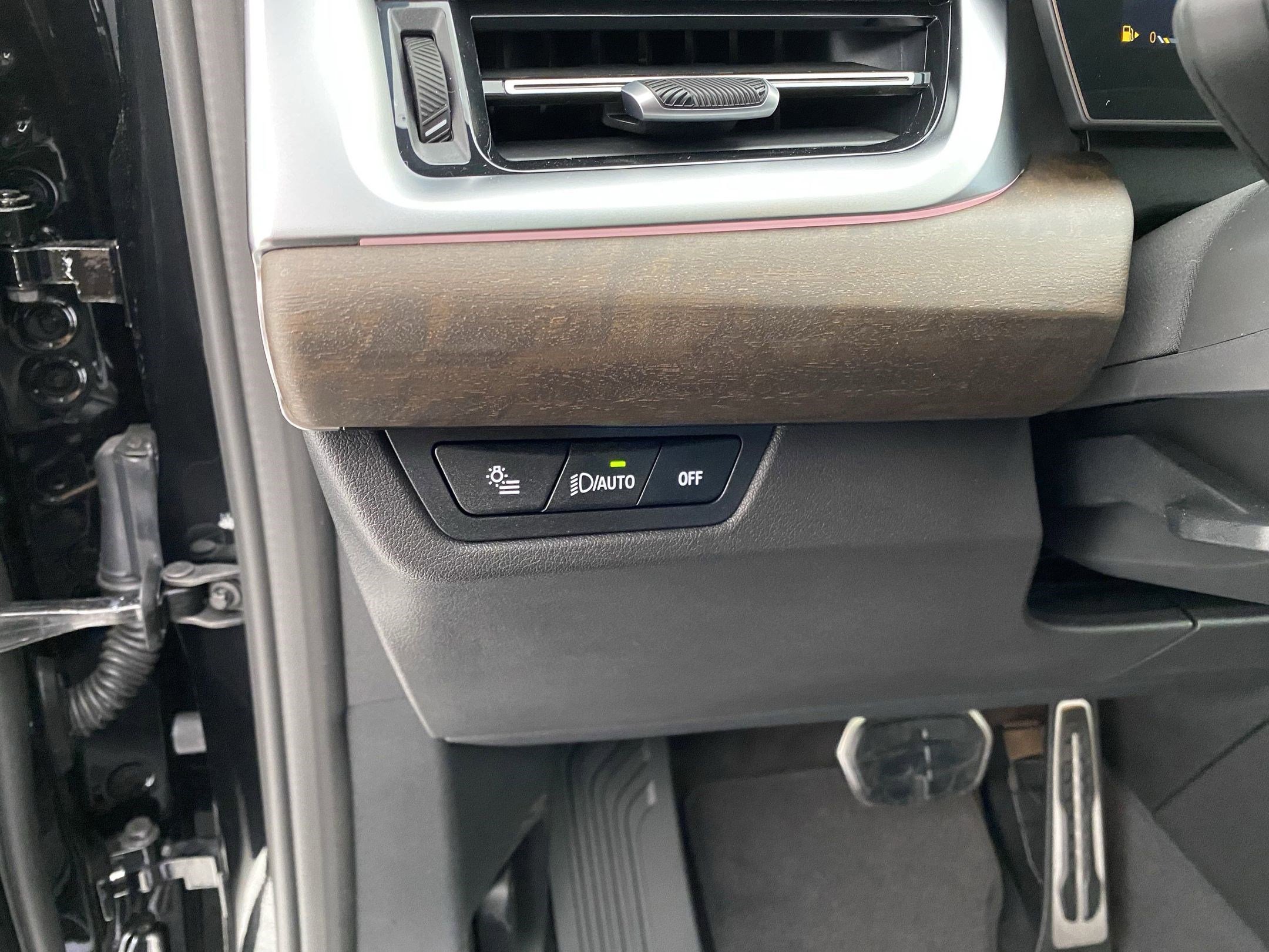 Used 2025 BMW X1 xDrive28i w/ M Sport Package image 18