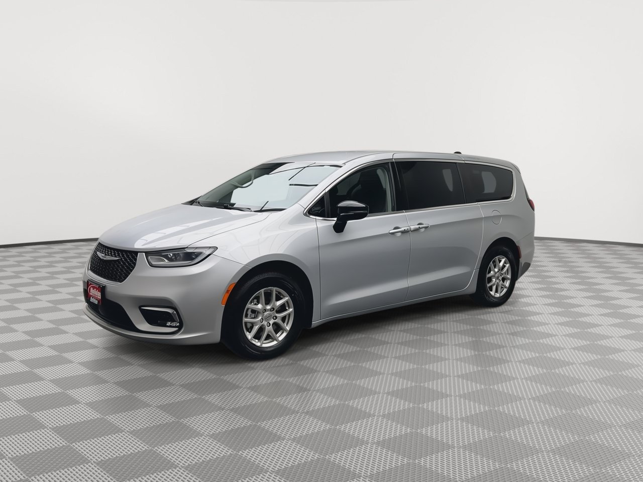 Used 2024 Chrysler Pacifica Touring-L FWD image 34