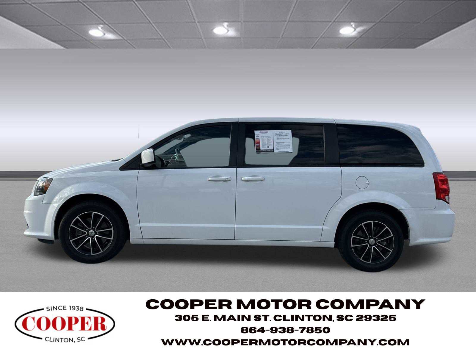 Used 2018 Dodge Grand Caravan SE image 4