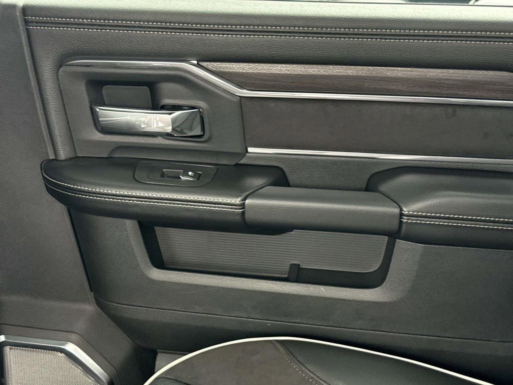 New 2026 RAM 3500 Laramie AWD/4WD image 16