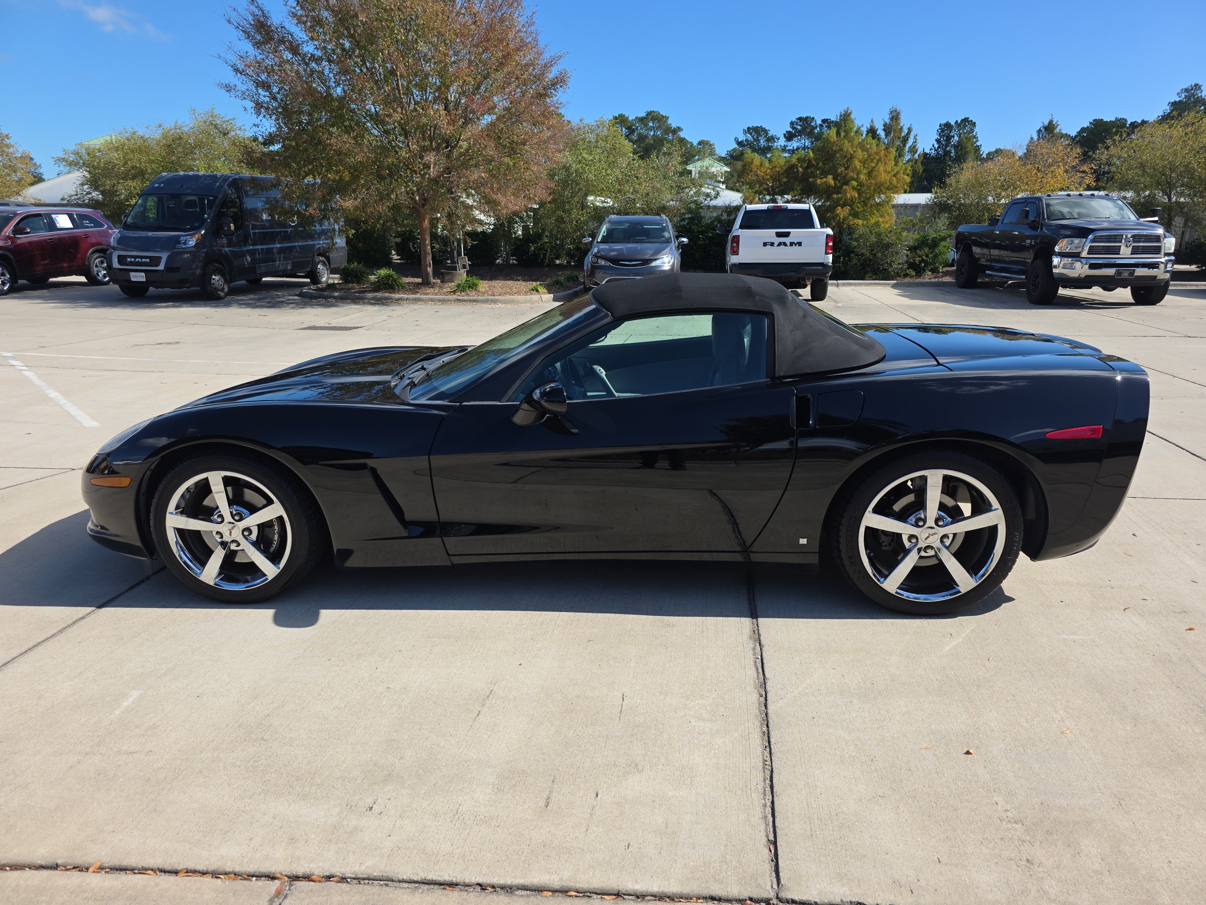 Used 2009 Chevrolet Corvette Convertible w/ Preferred Equipment Group RWD image 6