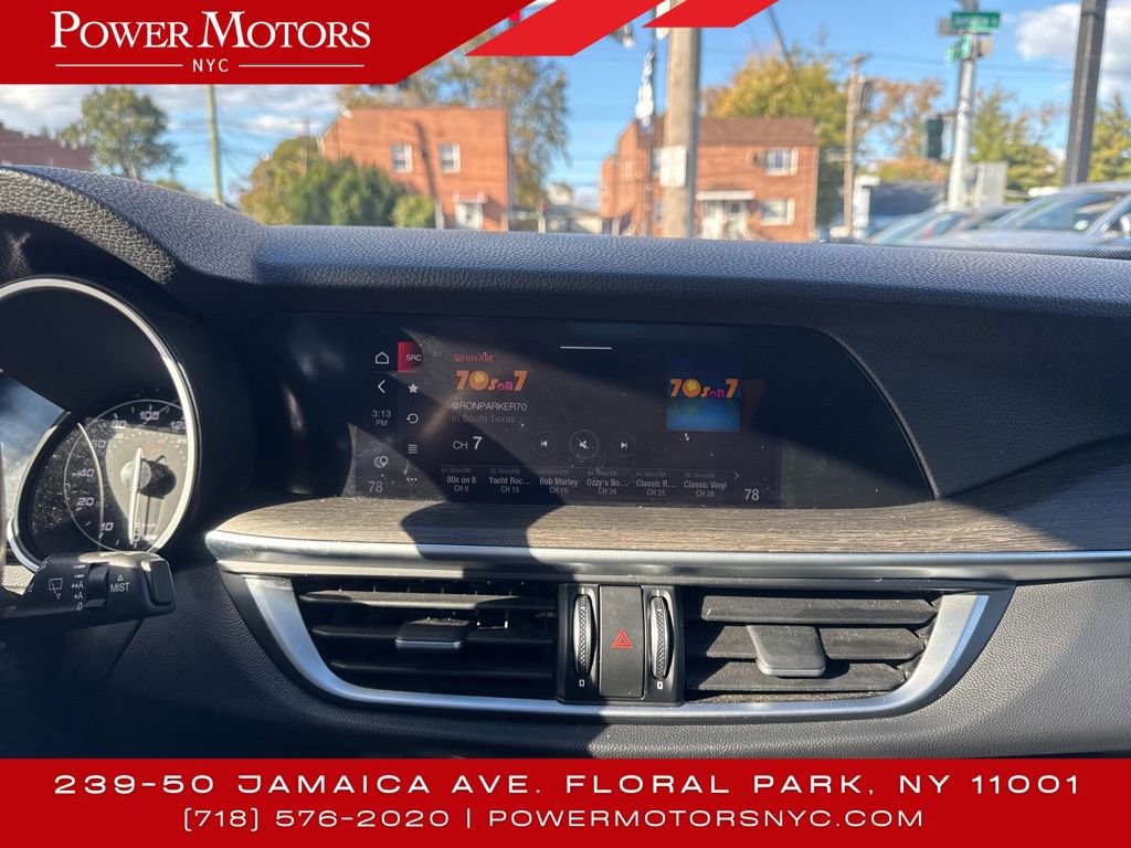 Used 2023 Alfa Romeo Stelvio Ti image 39