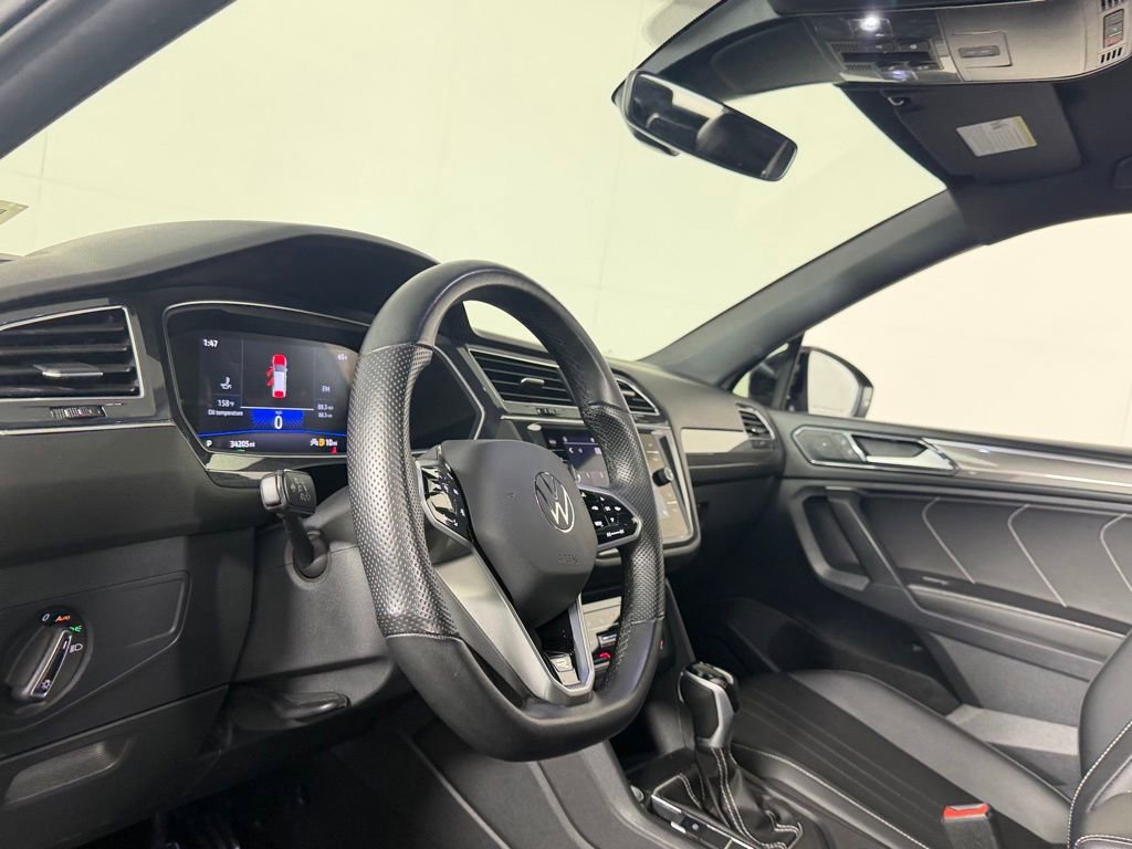 Used 2023 Volkswagen Tiguan SE R-Line FWD image 23