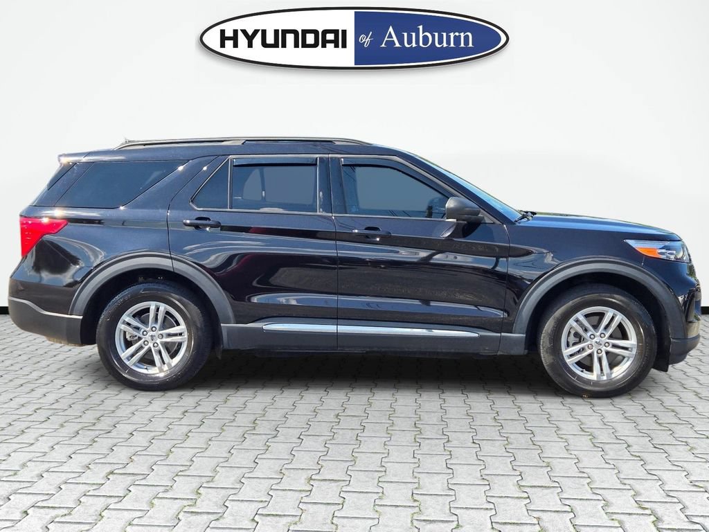 Used 2024 Ford Explorer XLT RWD image 4