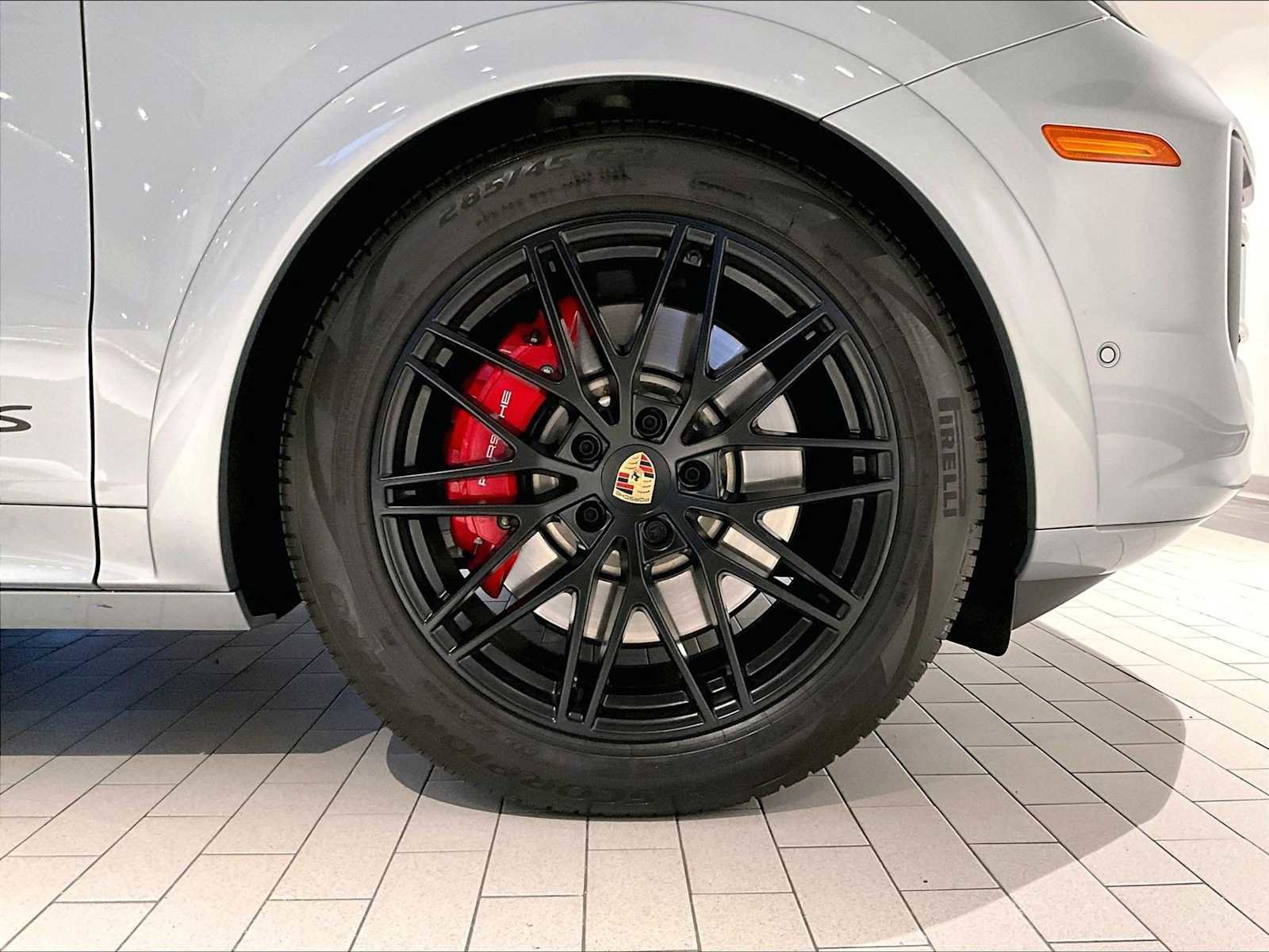 Used 2025 Porsche Cayenne GTS image 14