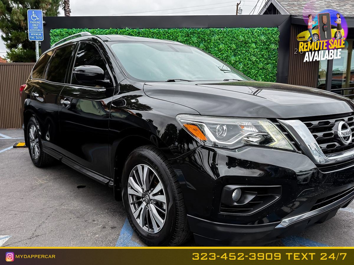 Used 2019 Nissan Pathfinder SL w/ Cargo Package FWD image 4
