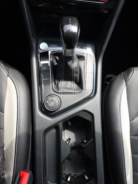 Used 2025 Volkswagen Taos SEL w/ Black Wheel Plus Package AWD/4WD image 20