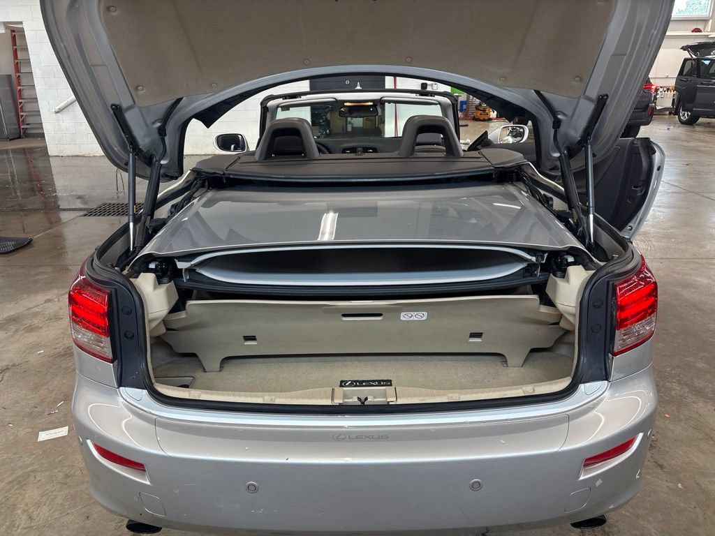 Used 2010 Lexus IS 250C w/ Luxury Pkg RWD image 17
