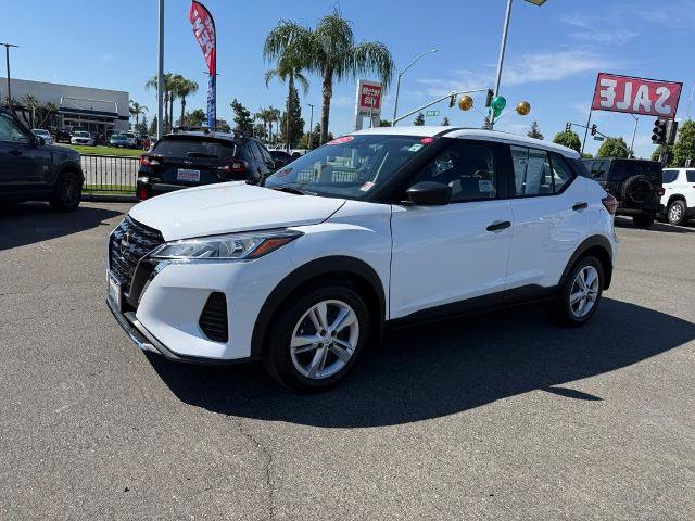 Certified 2025 Nissan Kicks Play S image 3