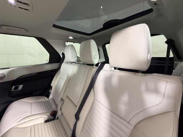 New 2026 Land Rover Discovery S AWD/4WD image 24