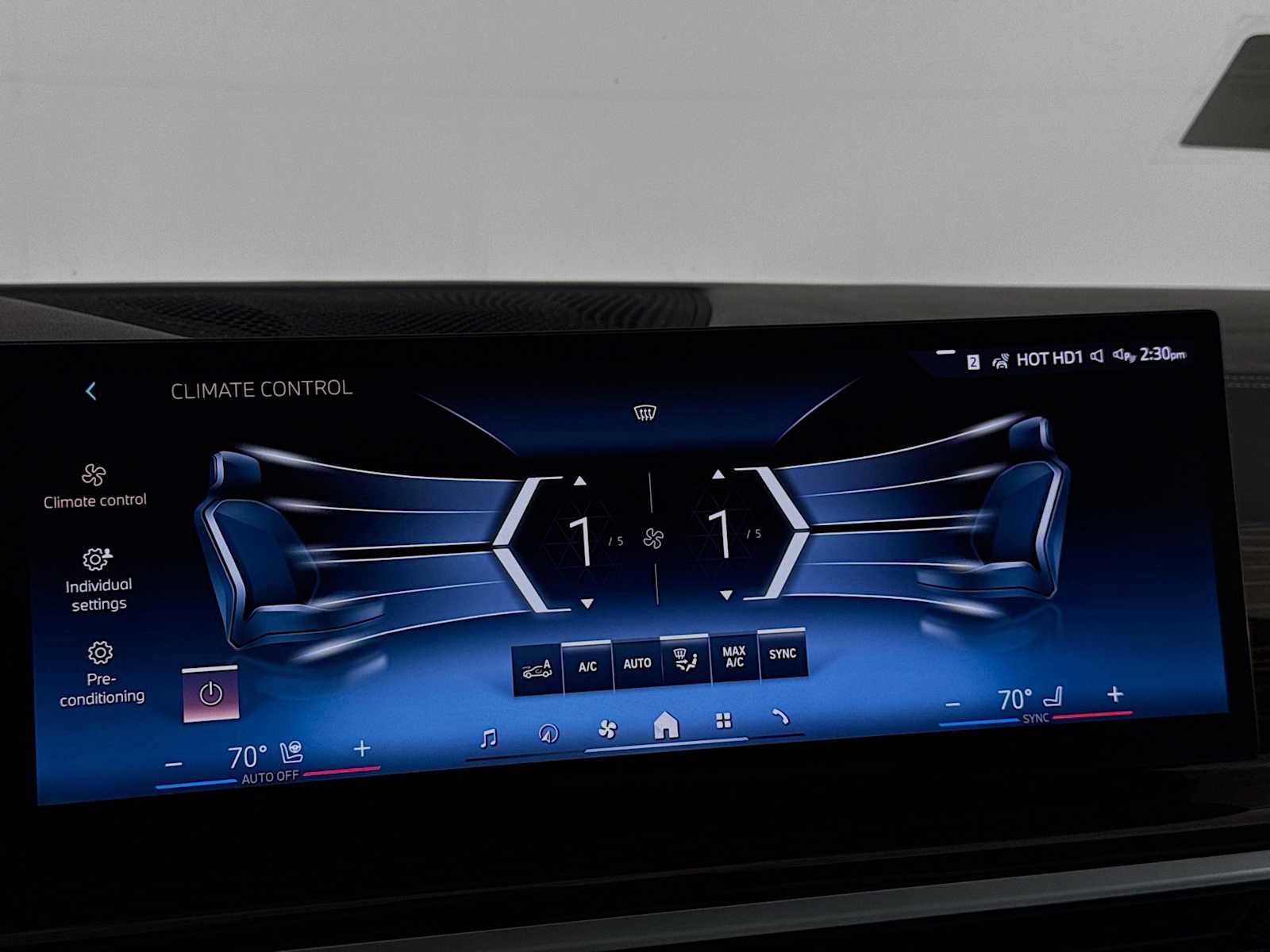 Used 2024 BMW X7 xDrive40i w/ Executive Package image 17