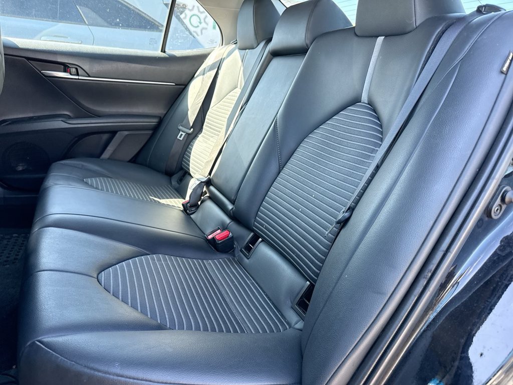 Used 2020 Toyota Camry SE FWD image 14