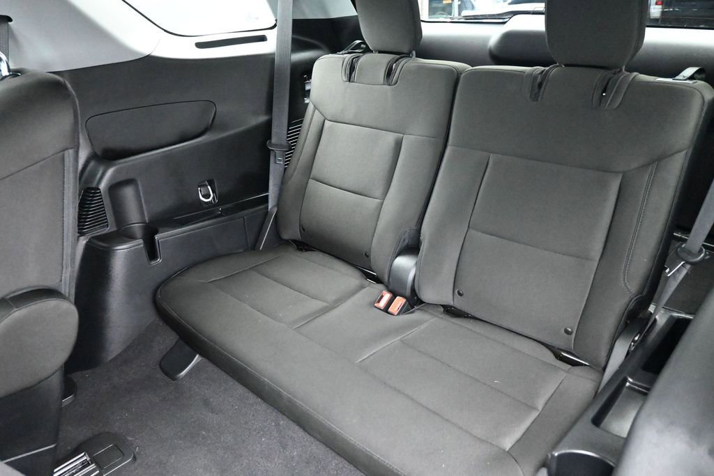 Used 2023 Ford Explorer XLT AWD/4WD image 14