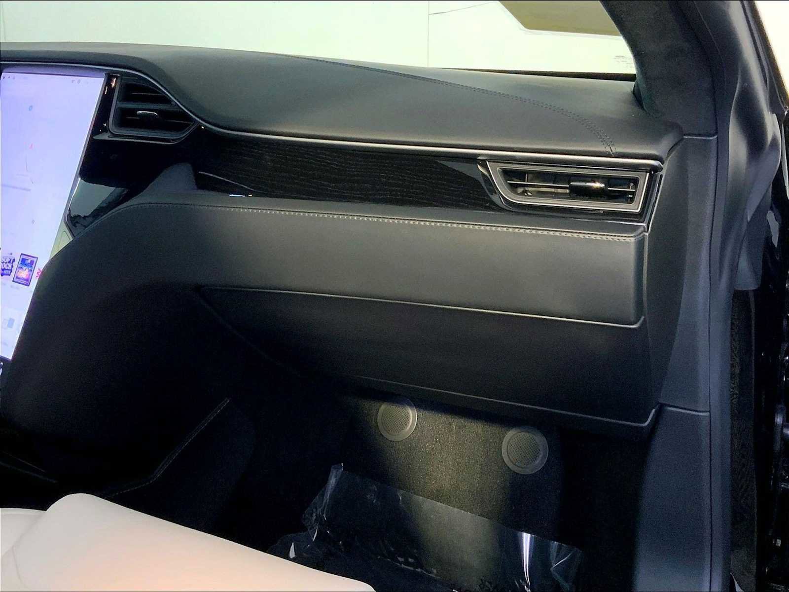 Used 2020 Tesla Model S Long Range Plus image 22