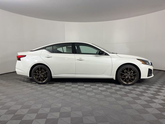 New 2025 Nissan Altima 2.5 SR image 11