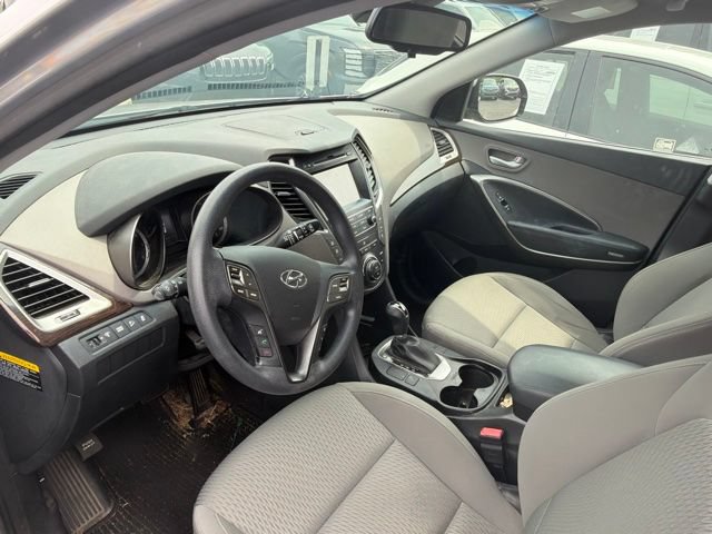 Used 2017 Hyundai Santa Fe SE FWD image 10