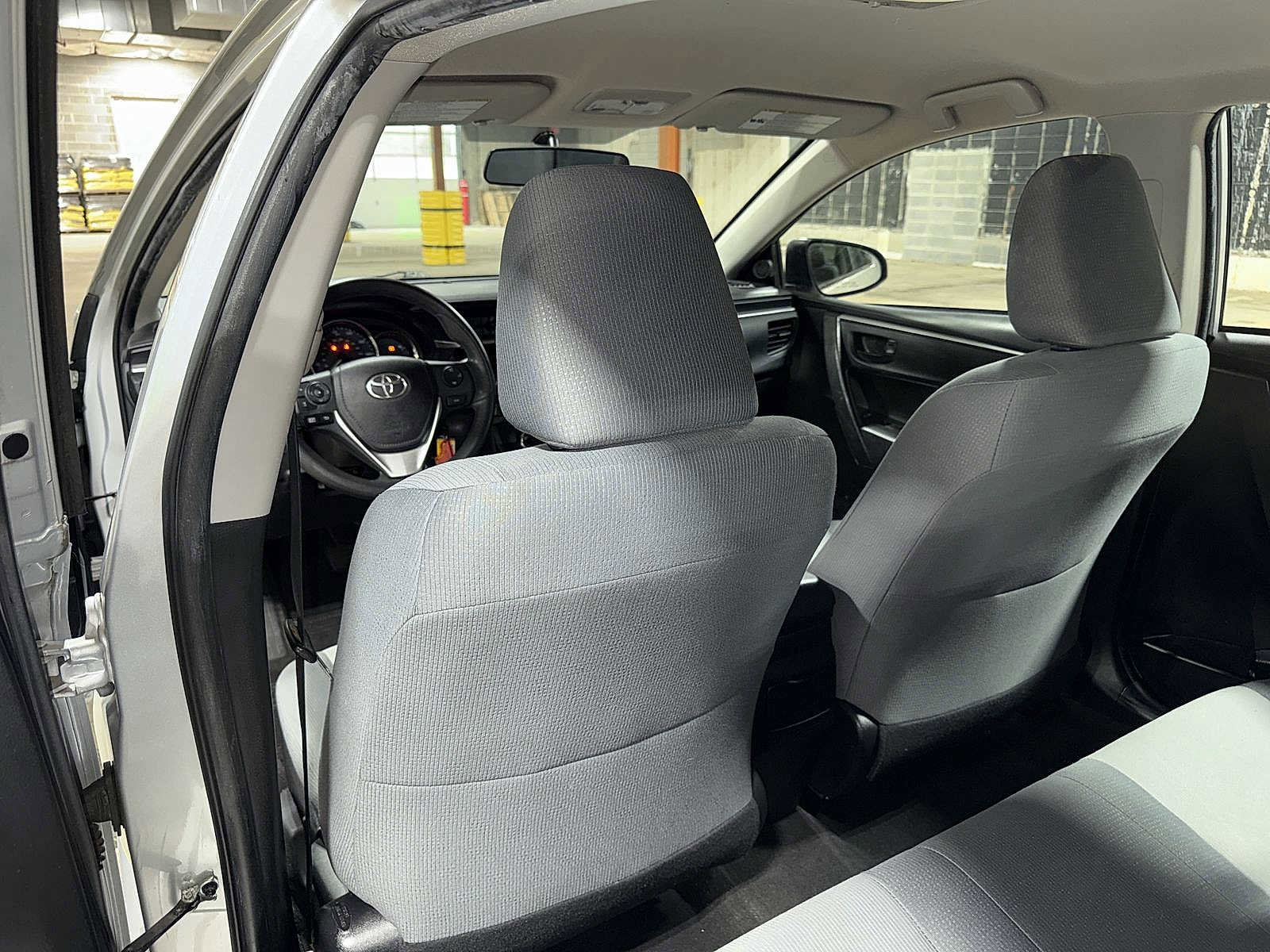 Used 2016 Toyota Corolla L image 24