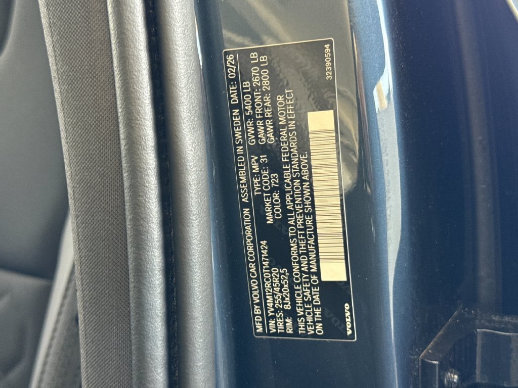 Certified 2026 Volvo XC60 B5 Plus AWD/4WD image 28