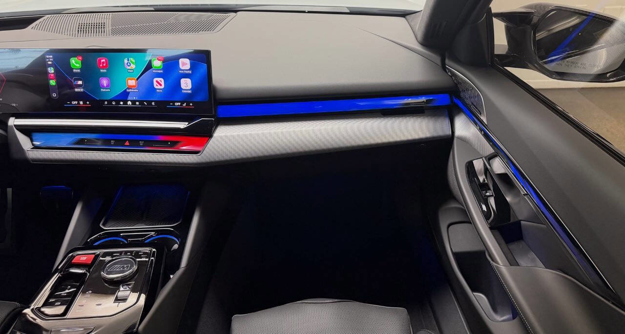 Used 2026 BMW M5 Touring image 41