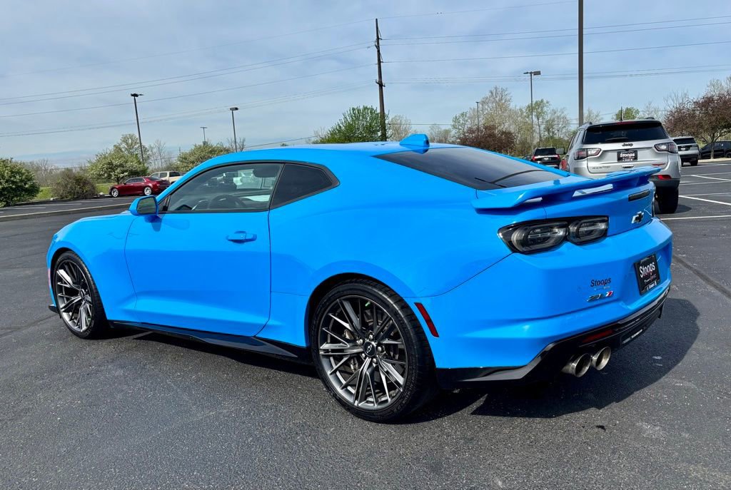 Used 2022 Chevrolet Camaro ZL1 RWD image 5