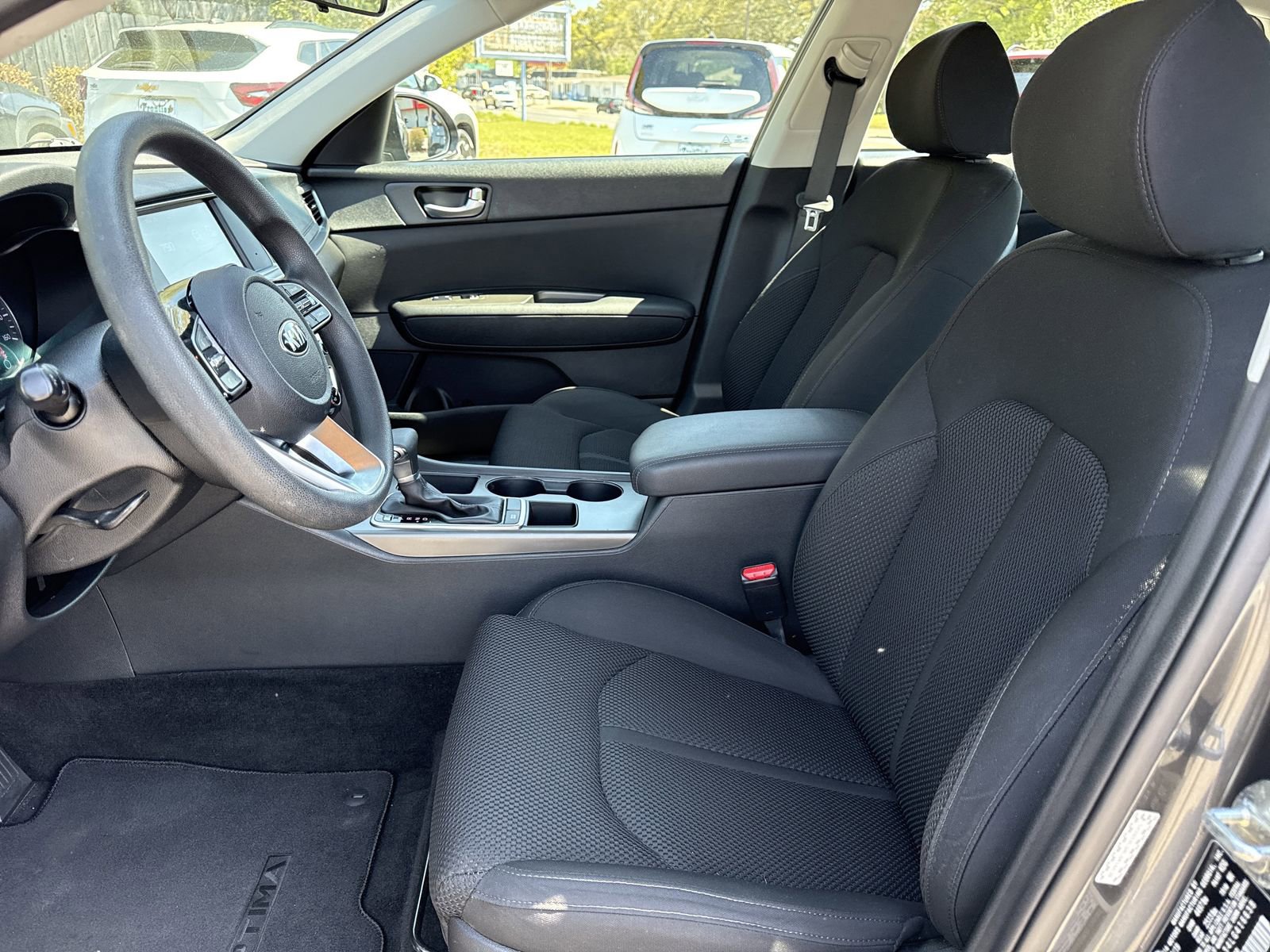 Used 2020 Kia Optima LX image 9