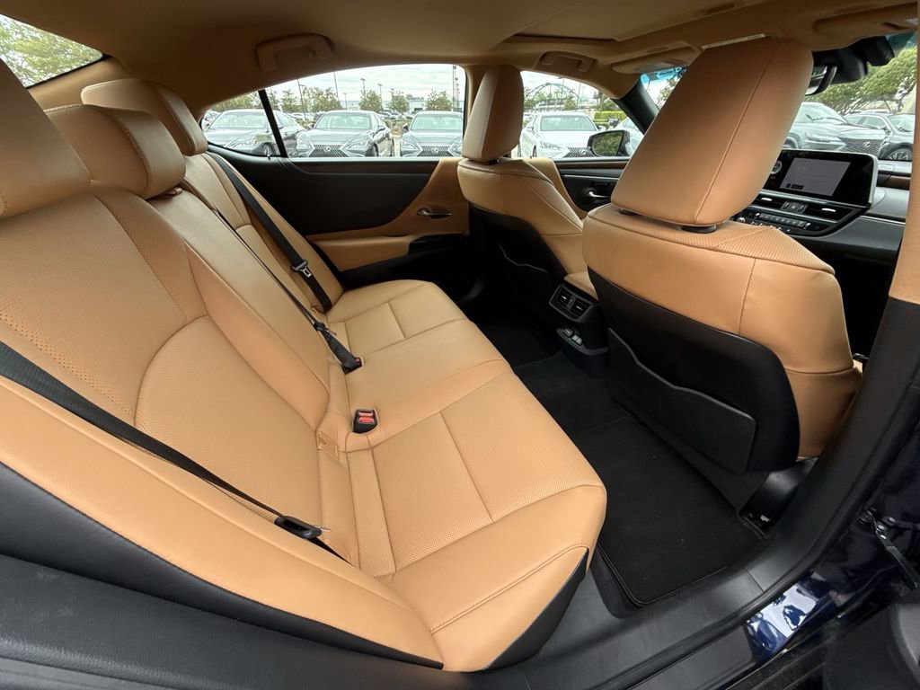 Used 2025 Lexus ES 350 w/ Premium Package FWD image 17