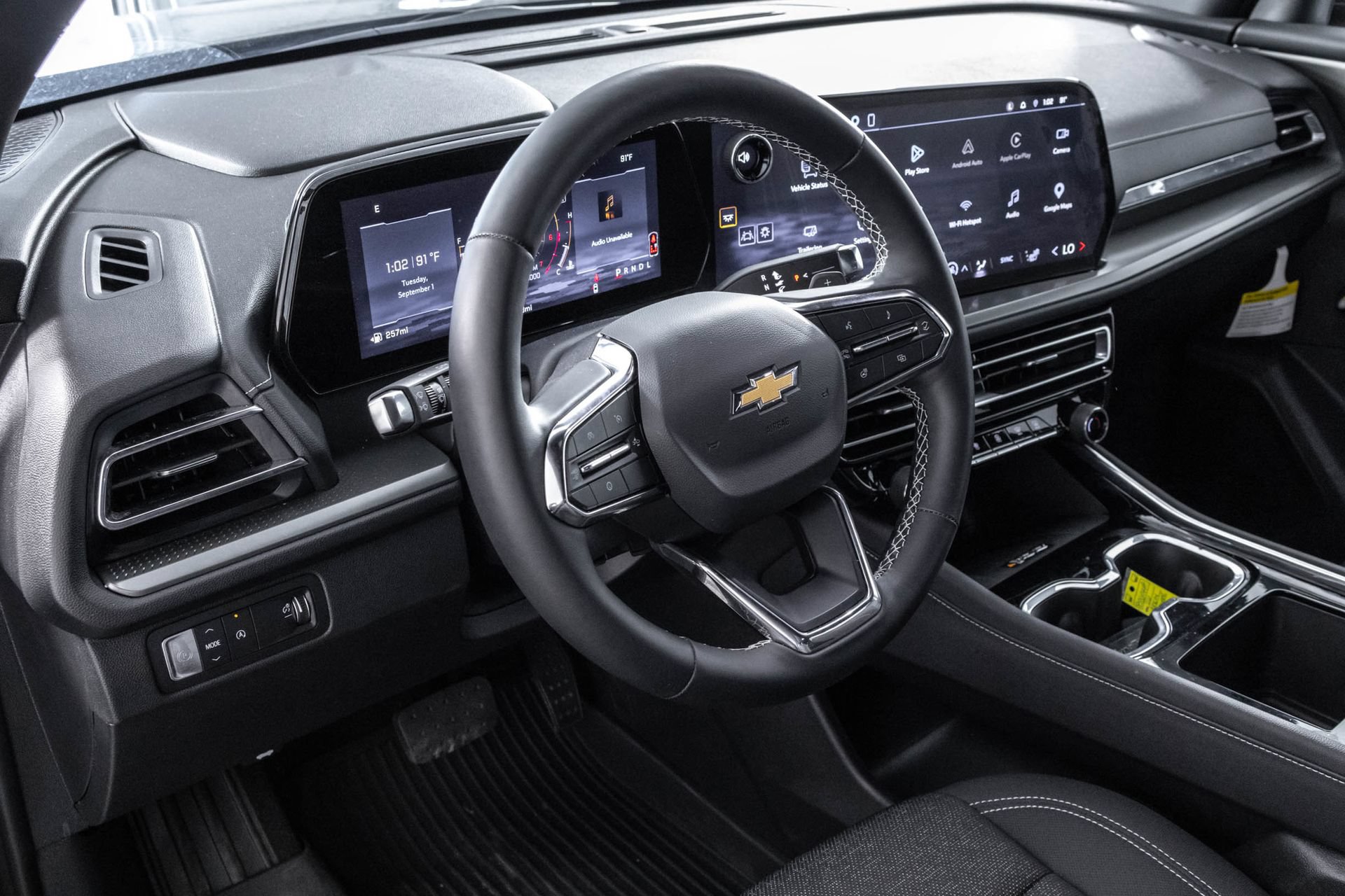 Used 2026 Chevrolet Traverse LT FWD image 4