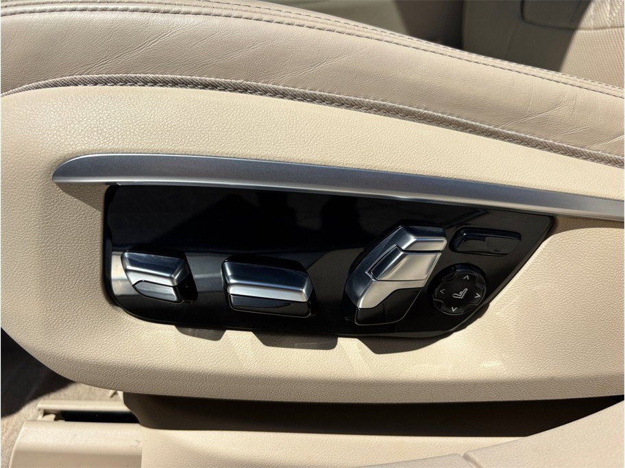 Used 2016 BMW 750i RWD image 21