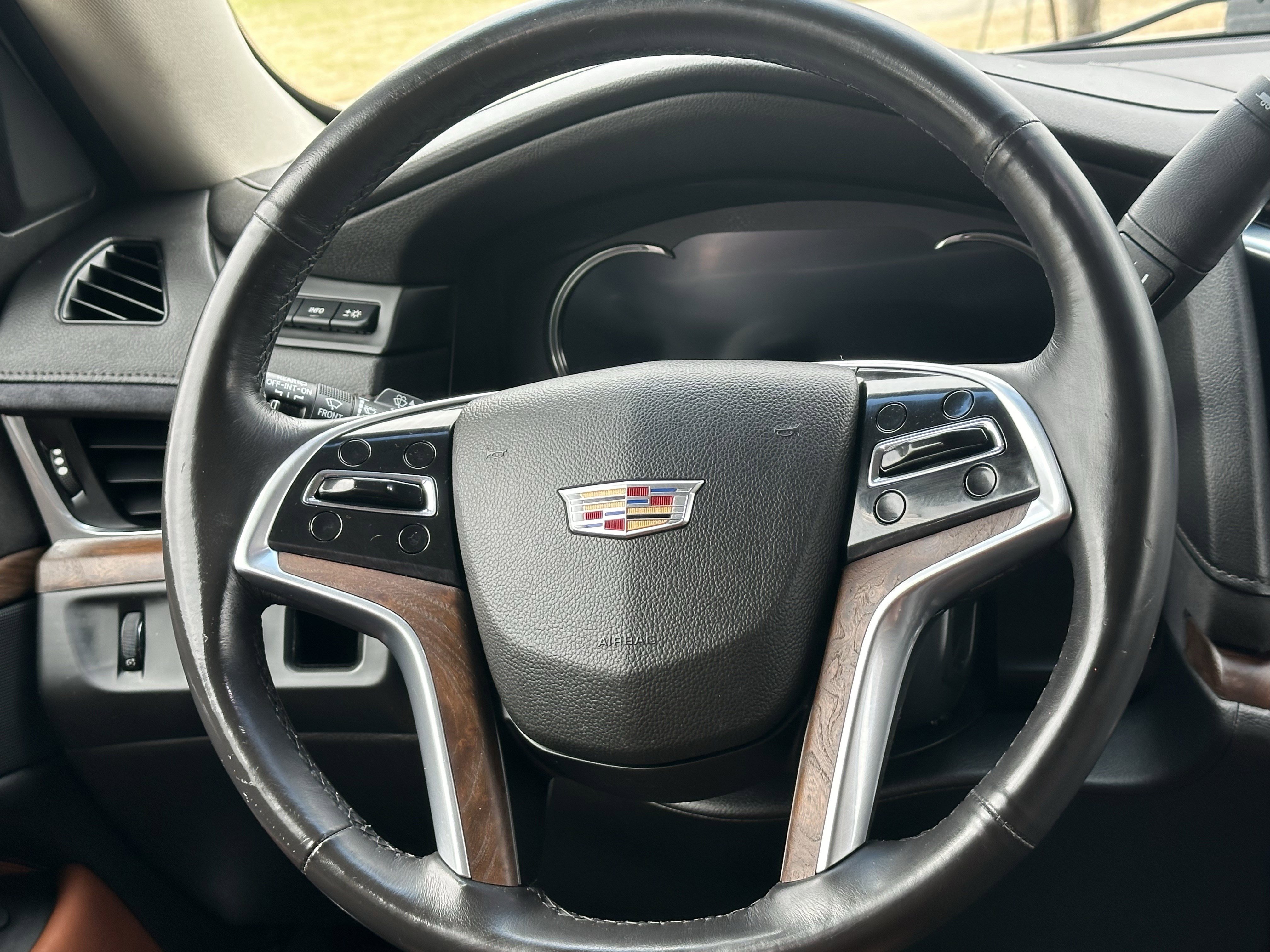 Used 2019 Cadillac Escalade Luxury image 25