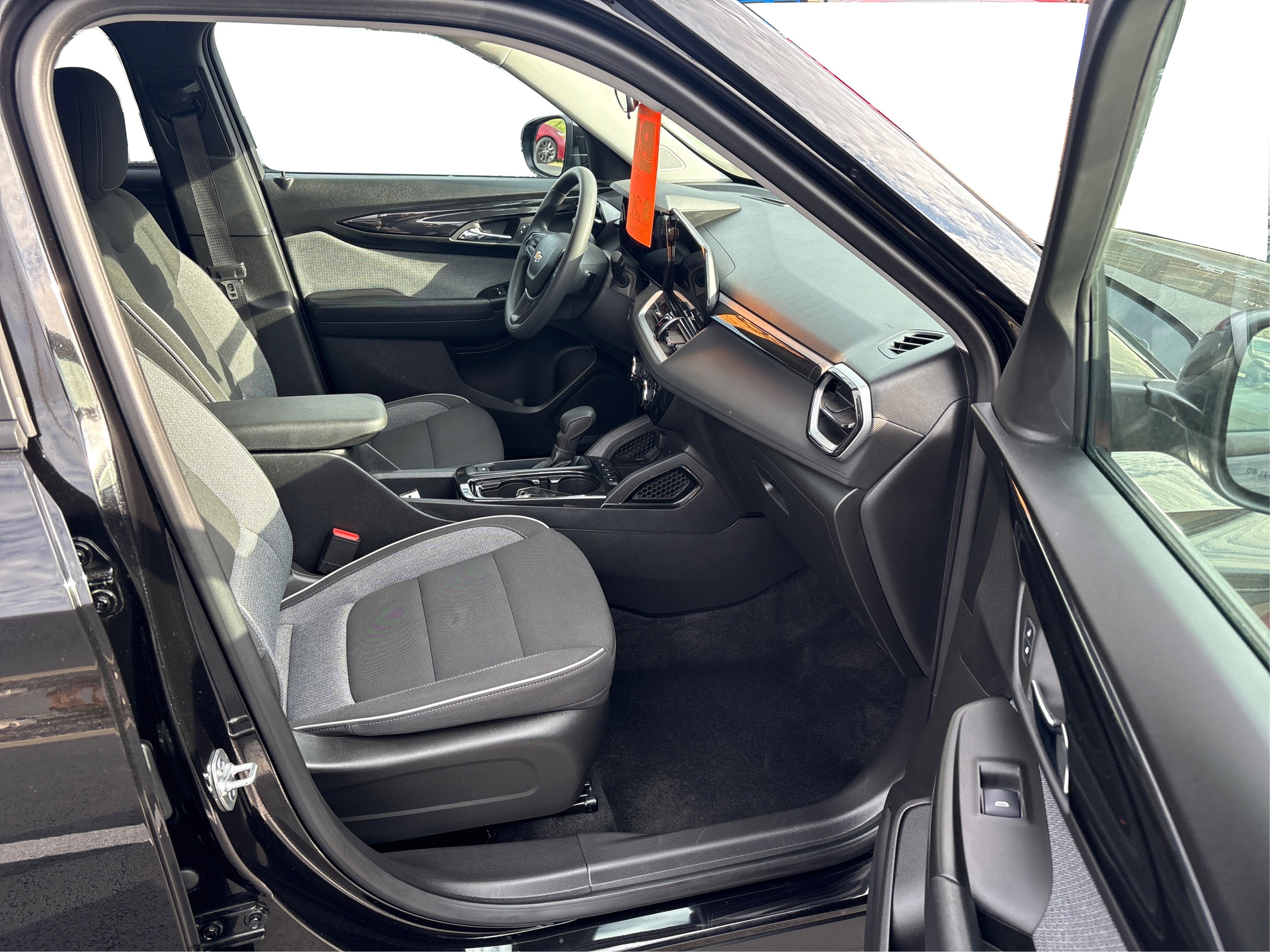 Used 2025 Chevrolet TrailBlazer LT image 19