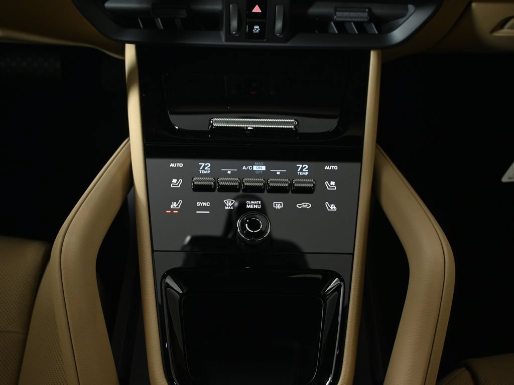 Used 2026 Porsche Cayenne E-Hybrid AWD/4WD image 24
