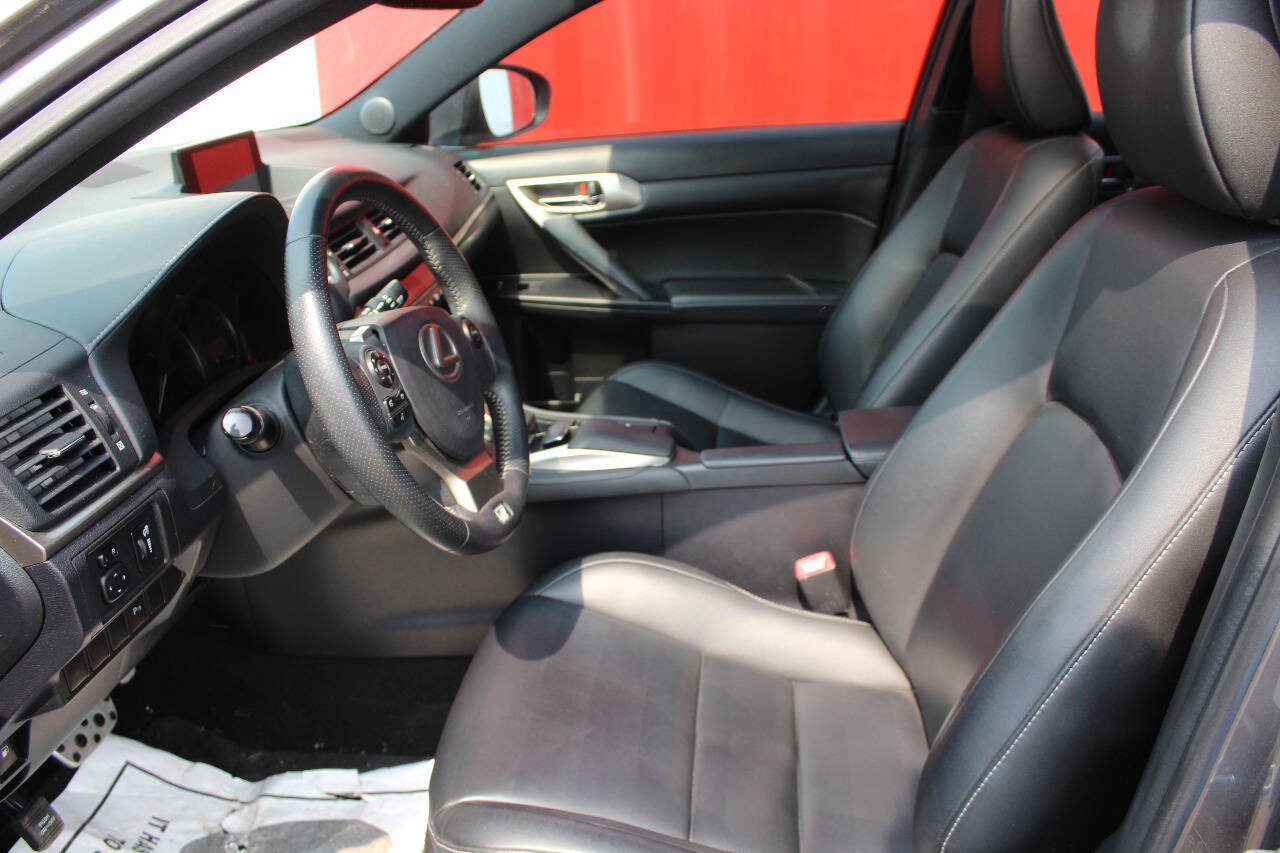 Used 2014 Lexus CT 200h w/ F Sport w/Nuluxe Interior FWD image 8