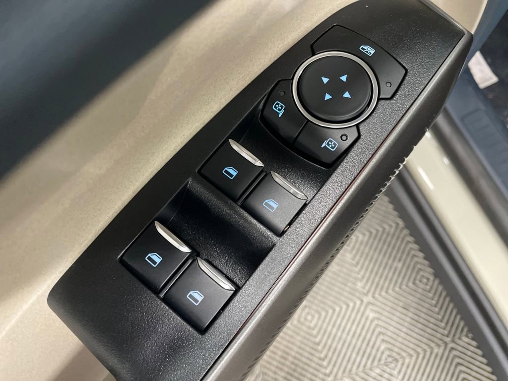 New 2025 Ford Maverick Lariat w/ 4K Tow Package image 16