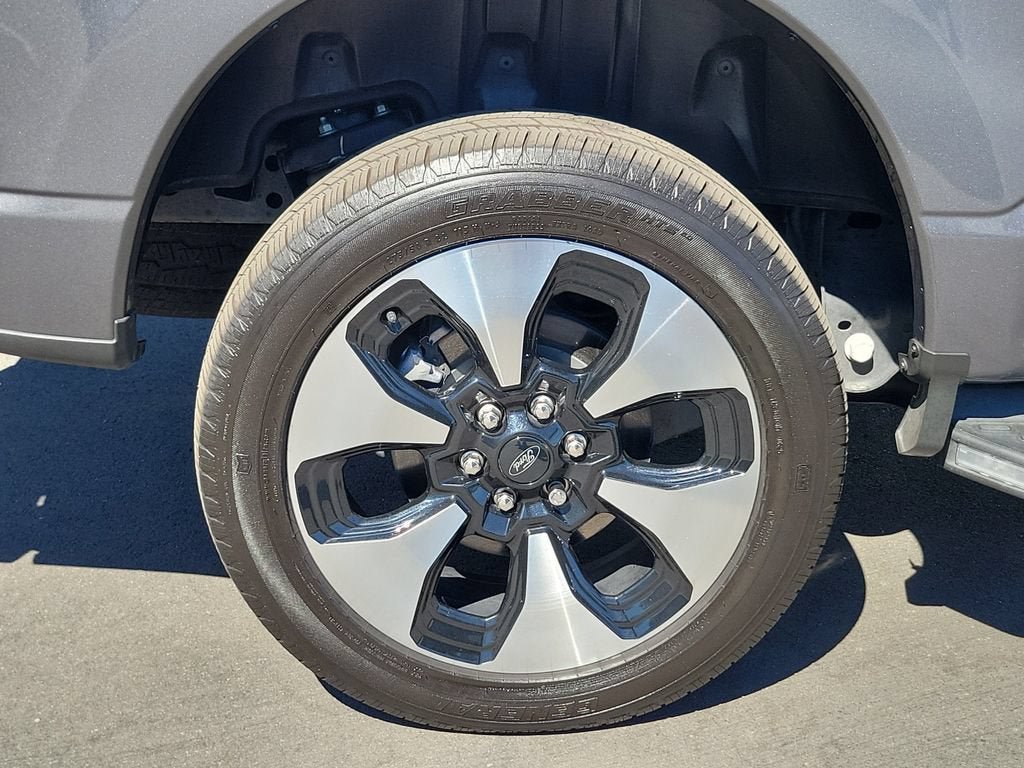 Used 2023 Ford F150 Lightning Platinum AWD/4WD image 6